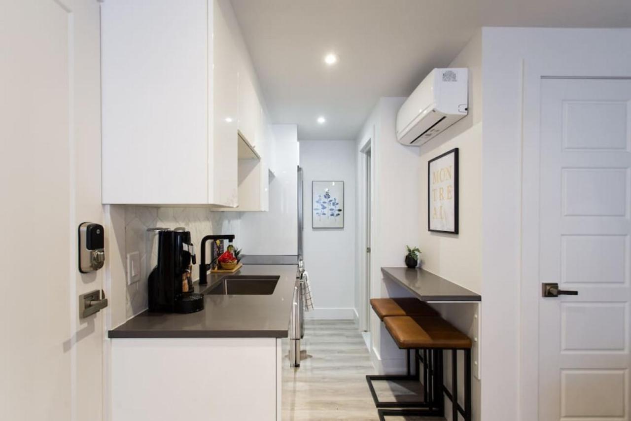 Palms Little Italy Studio With Full Bathroom By Denstays Montreal Exterior foto