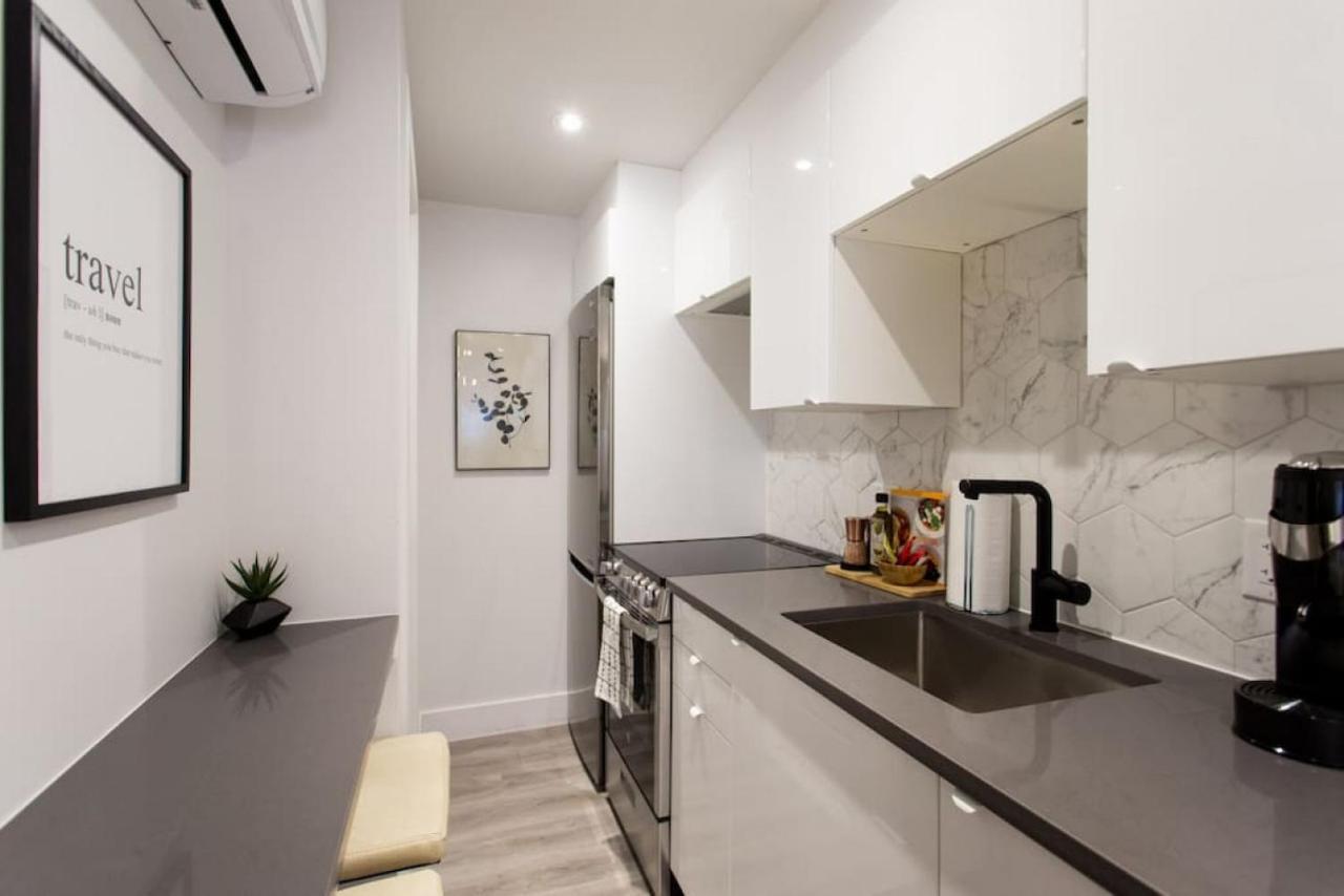 Palms Little Italy Studio With Full Bathroom By Denstays Montreal Exterior foto