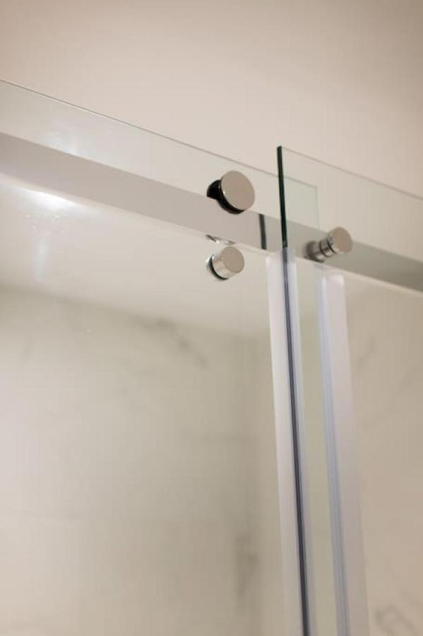 Palms Little Italy Studio With Full Bathroom By Denstays Montreal Exterior foto