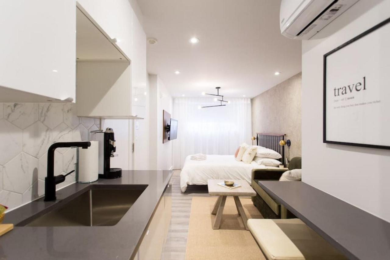 Palms Little Italy Studio With Full Bathroom By Denstays Montreal Exterior foto